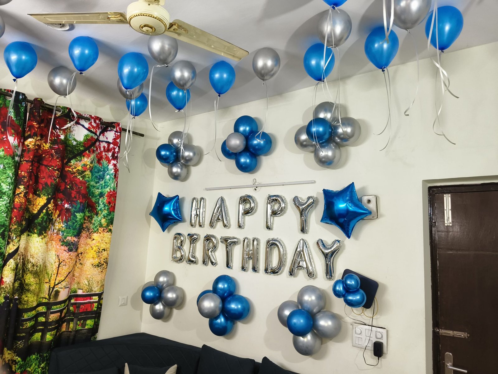 Chic Blue & Silver Room Birthday Decor – Elegant Wall & Ceiling Balloons